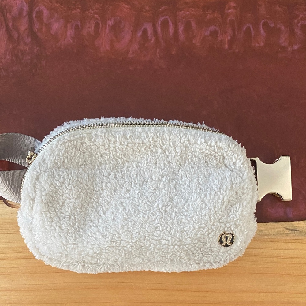 lululemon White Opal Sherpa Fleece Belt Bag